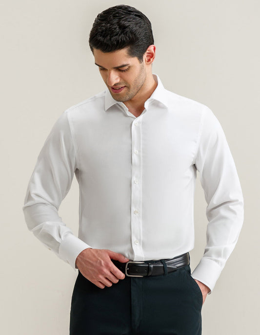 Camisa de sarga blanca de fácil cuidado