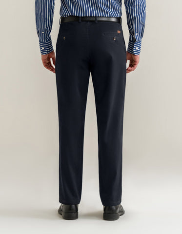 Pantalones chinos negros de corte elegante