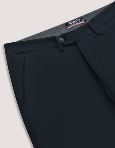 Pantalones chinos negros de corte elegante