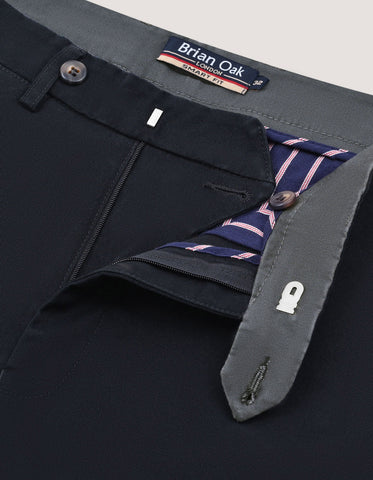 Pantalones chinos negros de corte elegante