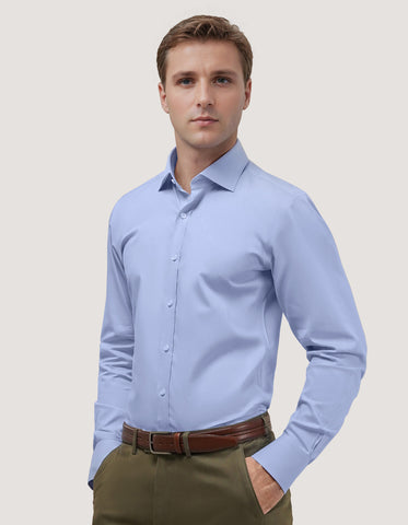 Chemise bleu ciel facile à repasser