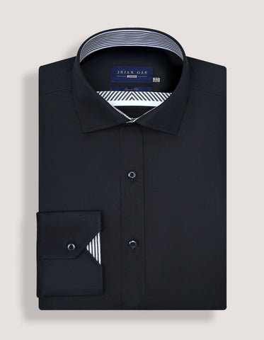 Chemise en satin noir facile d'entretien