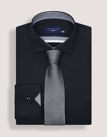Chemise en satin noir facile d'entretien